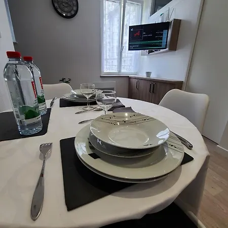 Lumineux 4* Pour 2 A Vittel, Proche Thermes, Wifi, Parking Gratuit - Fr-1-589-745 * Vittel