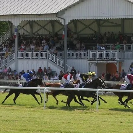 Lumineux 4* Pour 2 A Vittel, Proche Thermes, Wifi, Parking Gratuit - Fr-1-589-745 *